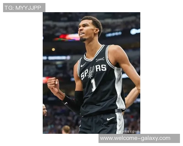 文班表现超凡让浓眉显得普通他是我见过最罕见的优秀球员